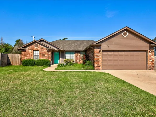 1717 Honeysuckle Ln, Midwest City, OK 73130
