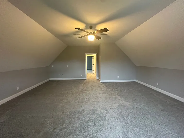 514 Sapphire Dr — Photo 41
