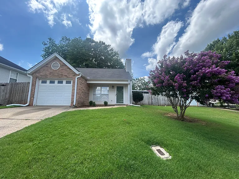 2445 Meadowlark Ln — Photo 2