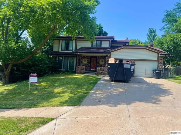 15666 Shamrock Cir, Omaha, NE 68118