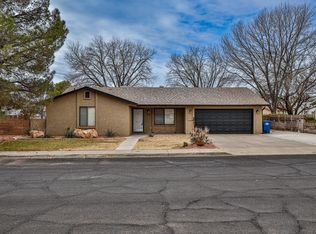 1697 Rainbow Rd, Santa Clara, UT 84765