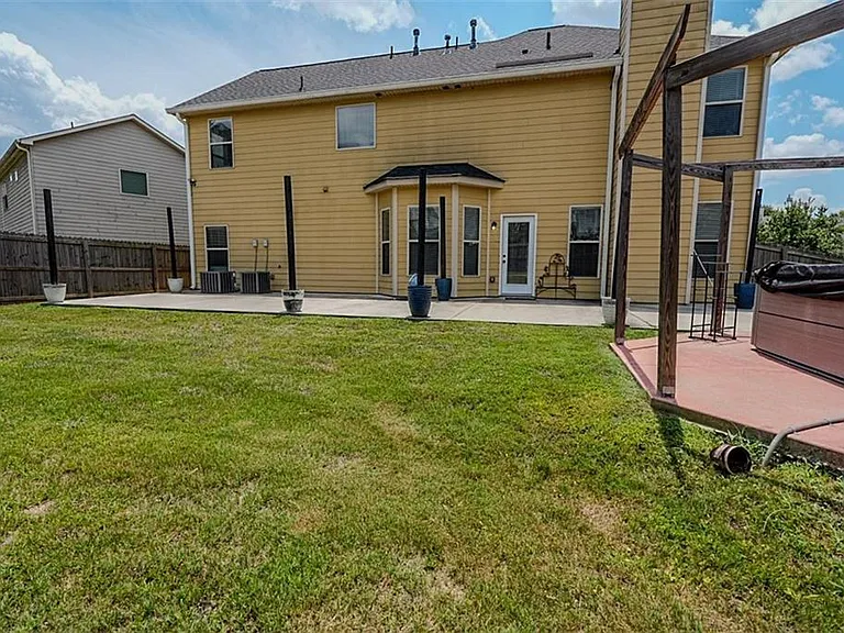 921 Prather Ct — Photo 24