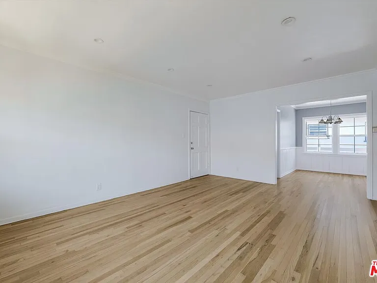 11683 Chandler Blvd #11685-1/2 — Photo 19