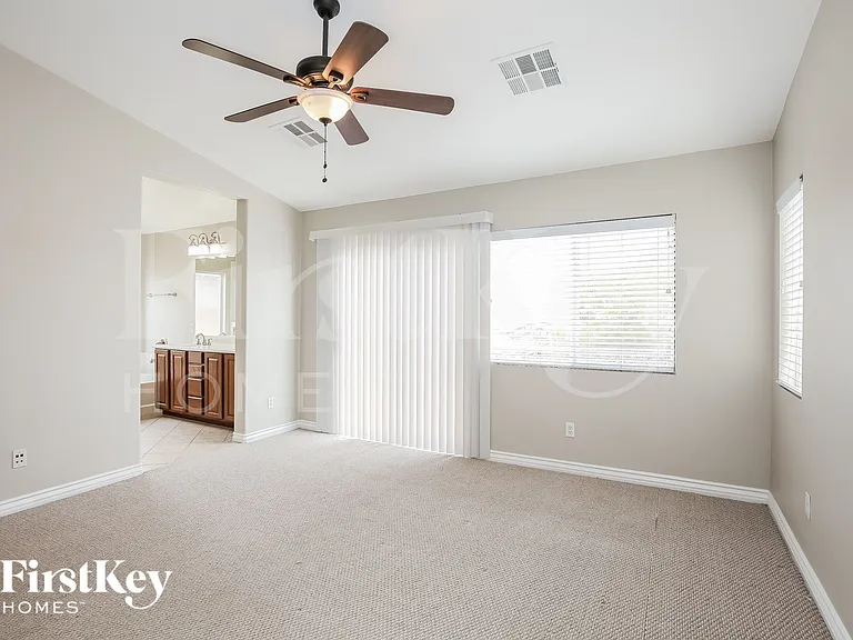 7340 Chesapeake Cove St — Photo 8