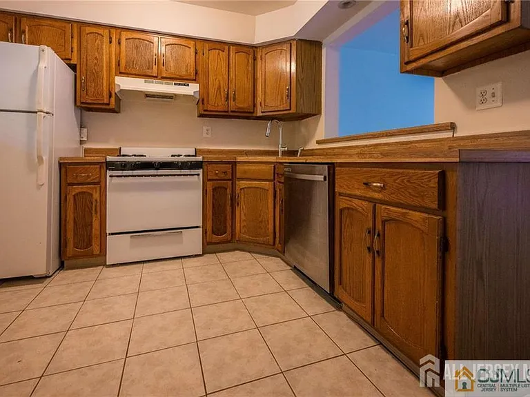 12 Sunflower Ct — Photo 2