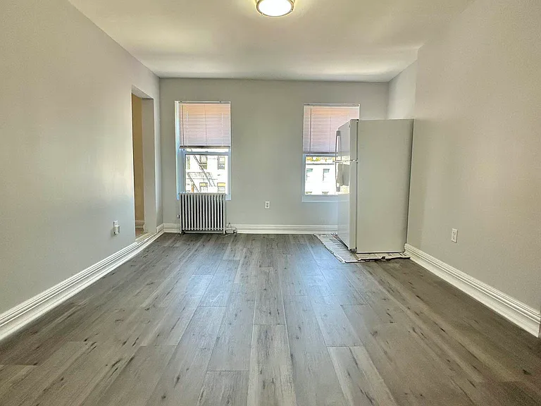 95 3rd St #2 — Photo 2