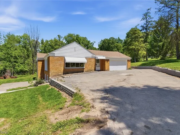 17305 Alexander Rd, Walton Hills, OH 44146