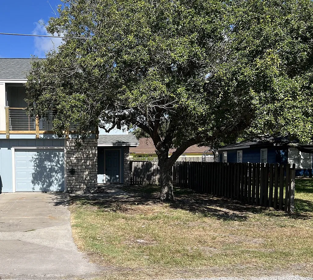 2 bed, 1.5 bath, 1140 sqft, $1,725 — Photo 2