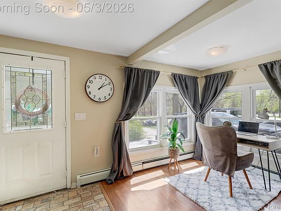 4th image of 415 Leon Rd