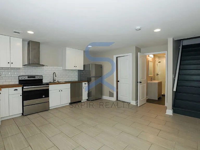 6581 Wellington Sq #B — Photo 6