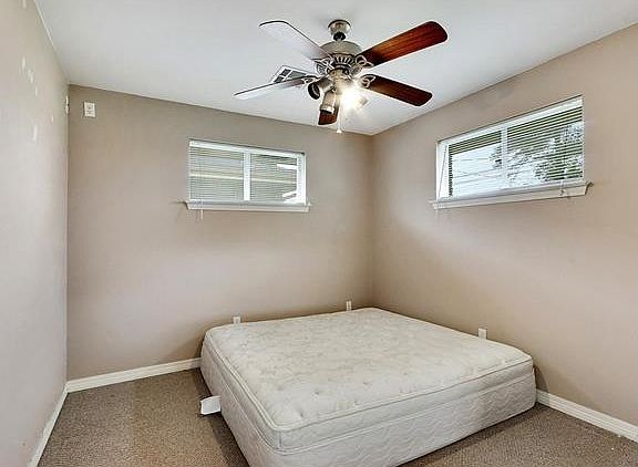5th image of 2208 Charles Dr