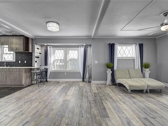 5th image of 14022 Saint James Ave