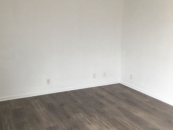 3rd image of 3914 E 11th St #201