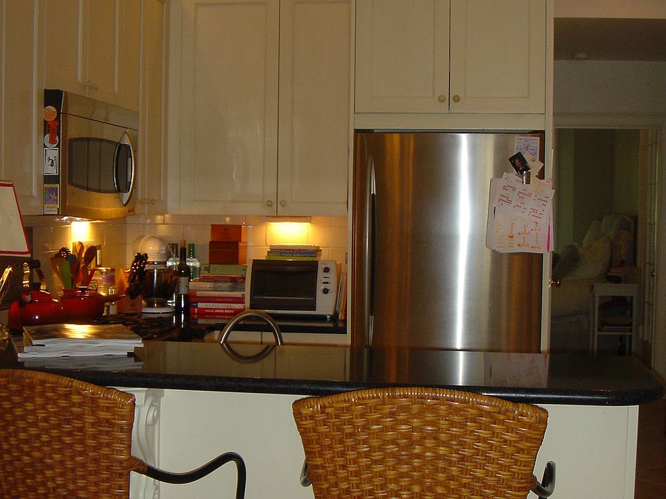 2nd image of 310 Marlborough St APT 1