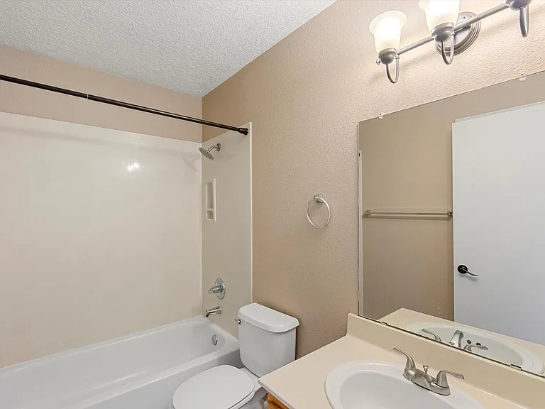 12428 Rainier Way NE — Photo 28