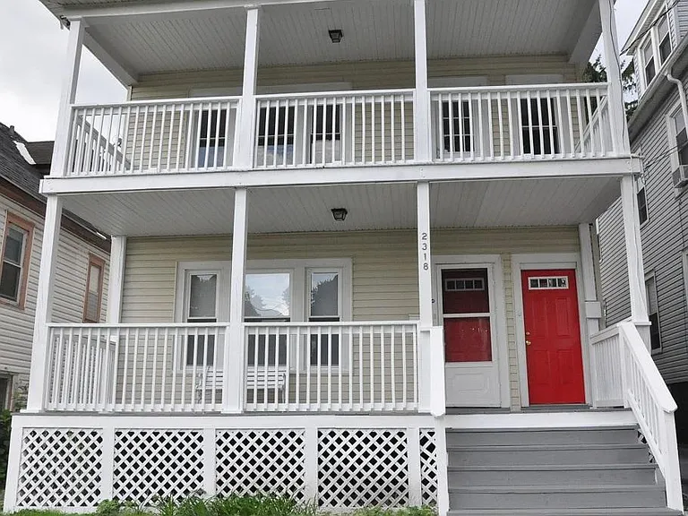 2318 E Genesee St #1 — Photo 1