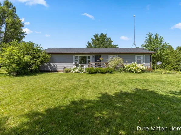 5676 W Muskrat Rd, Sheridan, MI 48884