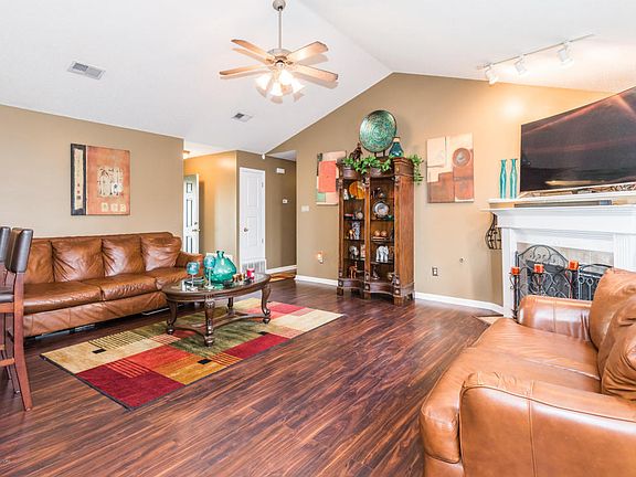 4th image of 2472 Mooneyham Ln