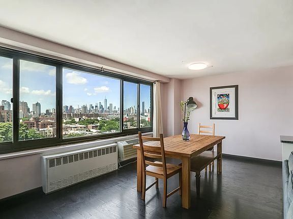 4th image of 185 Hall St APT 1213