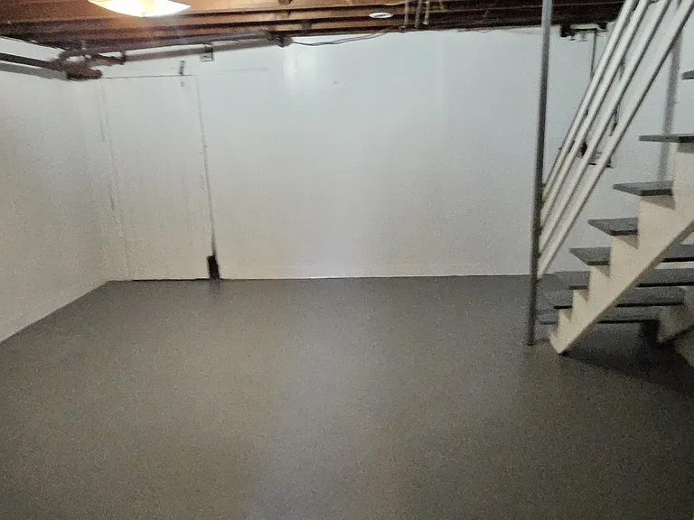 225 N Penn St — Photo 12