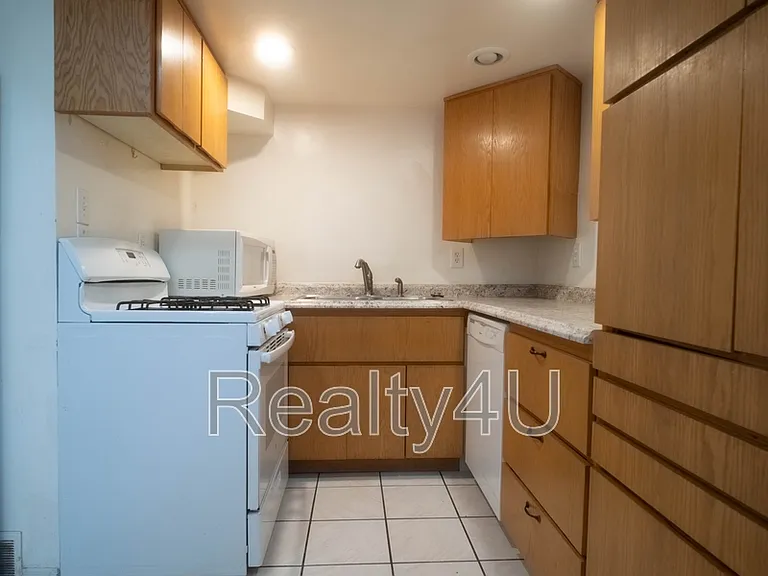 382-400 Southfork Rd — Photo 3