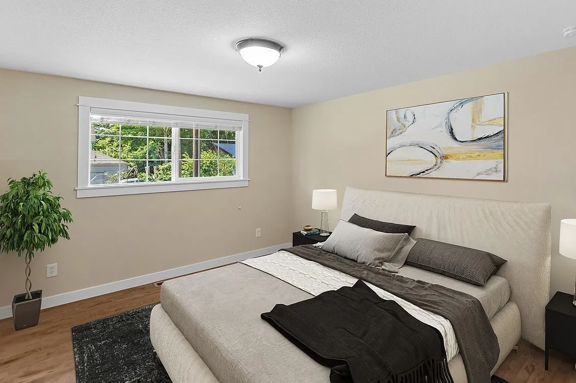 7 bed, 2600 sqft, $780 — Photo 4