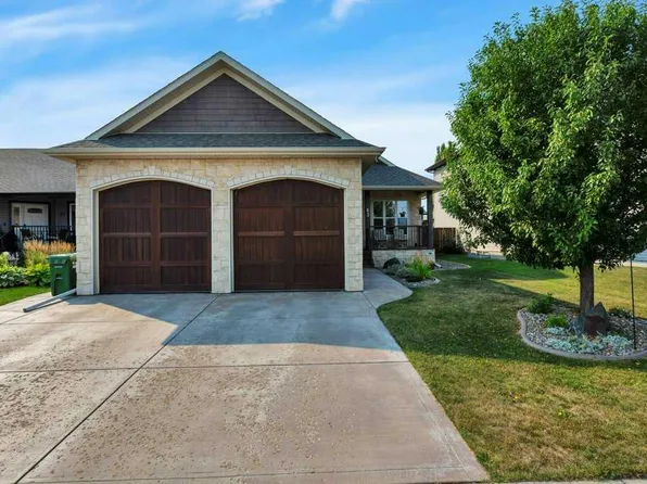 63 N Carter Close, Red Deer, AB T4P 0G5