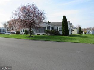 505 Goldenrod Xing W, New Hope, PA 18938
