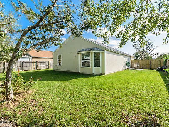 2nd image of 1866 Sheraton Lakes Cir