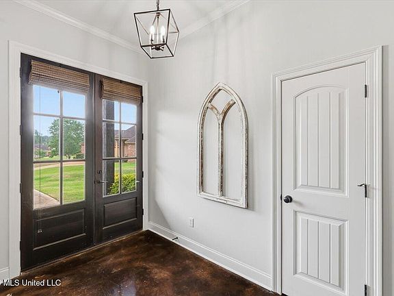 5th image of 125 Victoria Pl