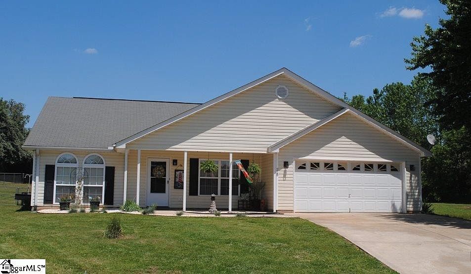 1st image of 215 E Bushy Hill Dr