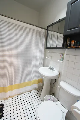 Rented by Bohemia Realty Group | media 7