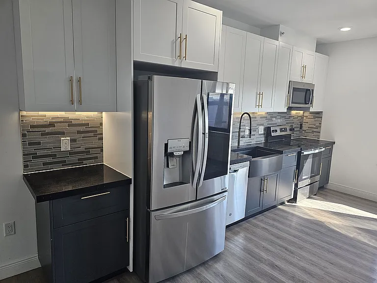 211 Baldwin Ave #207 — Photo 21