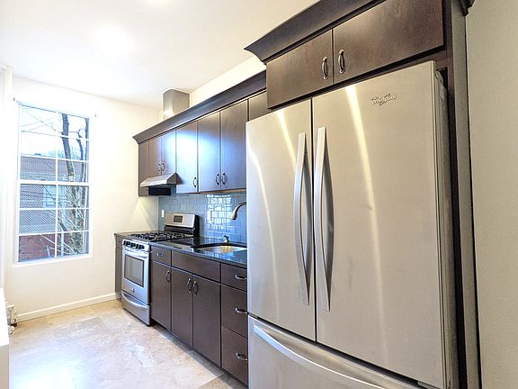 4th image of 644 Grand St APT 2