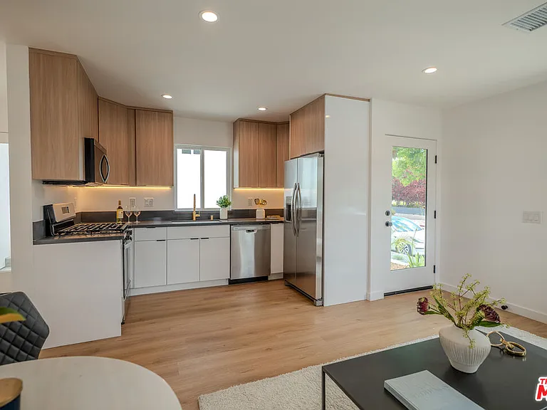 1139 N Lima St — Photo 4
