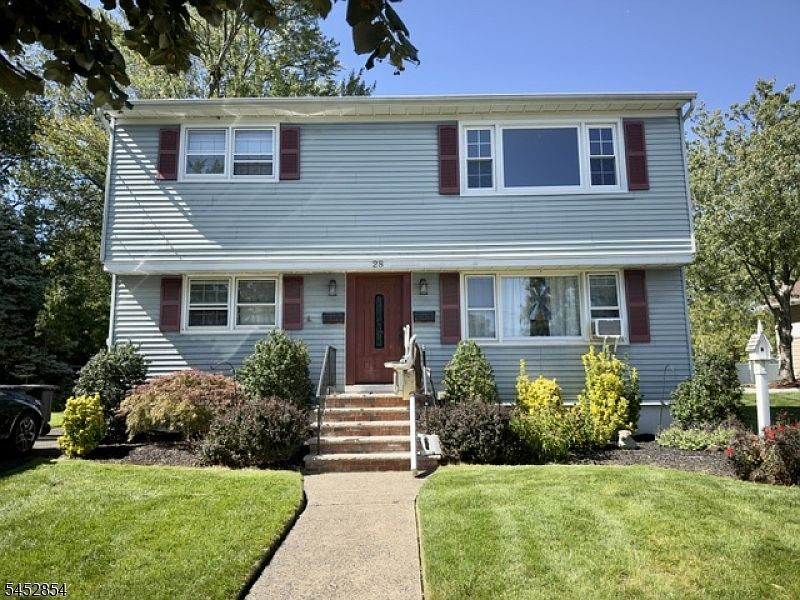 1st image of 28 Chambers Ct