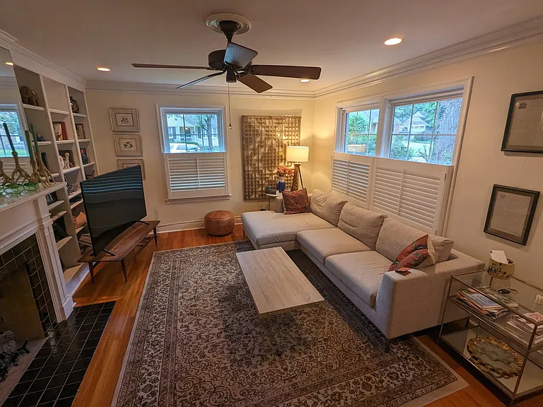 3572 Kenwood Ave — Photo 5