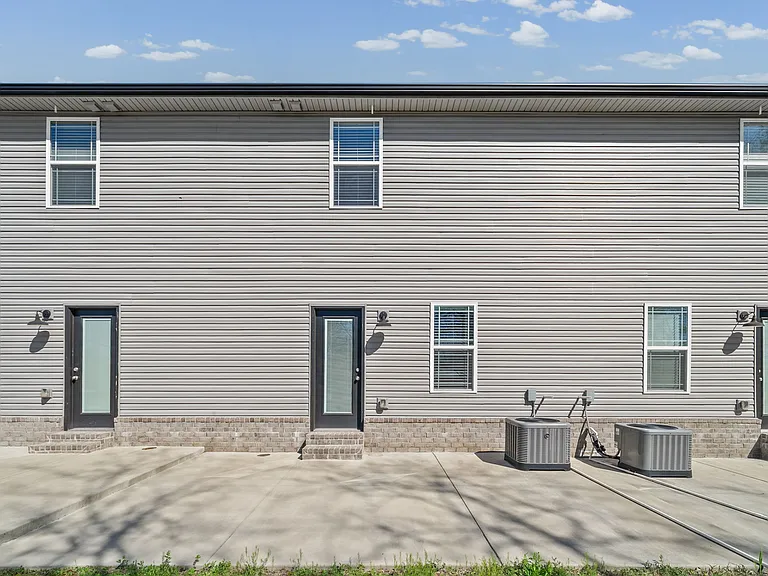 405 Shelby St #A — Photo 18