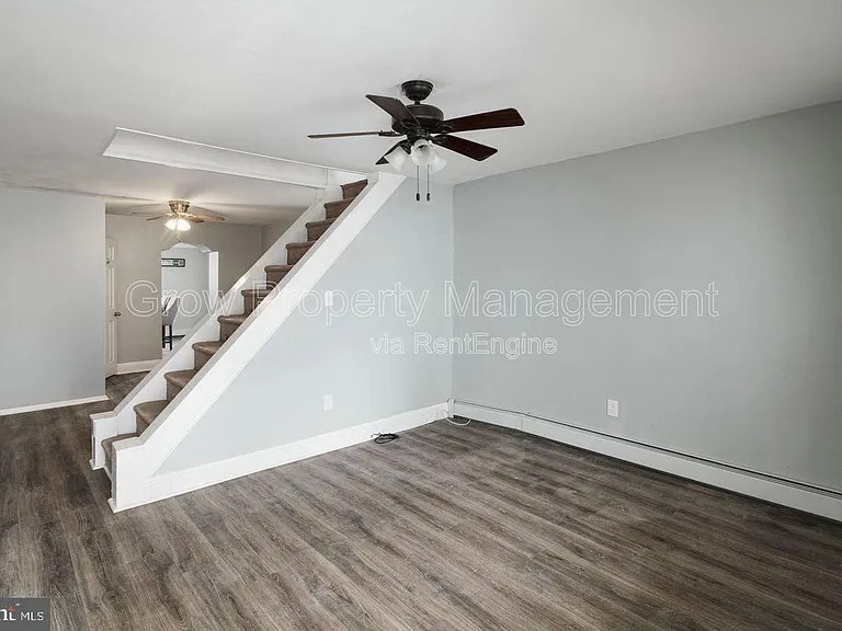 4714 Fowler St — Photo 2