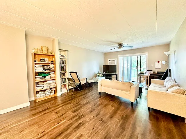 2 bed, 1.5 bath, 927 sqft, $1,850 — Photo 3