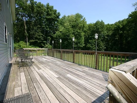 5th image of 12 Whispering Woods Ln