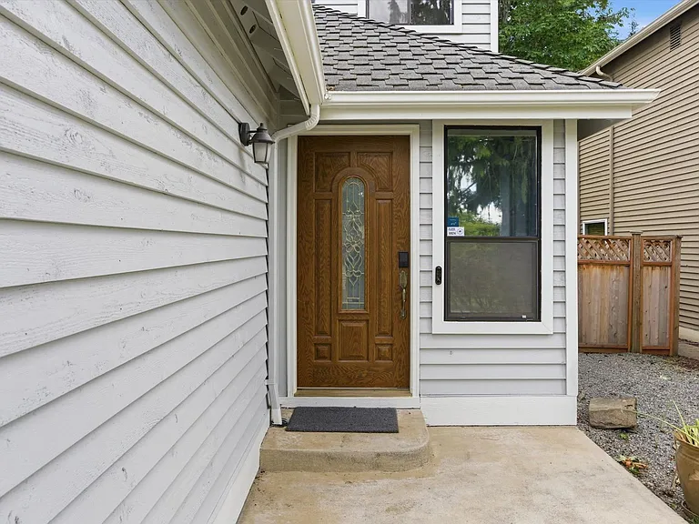 2227 SE 8th Pl — Photo 23