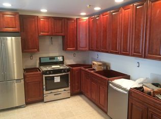 3054 38th St, Long Island City, NY 11103