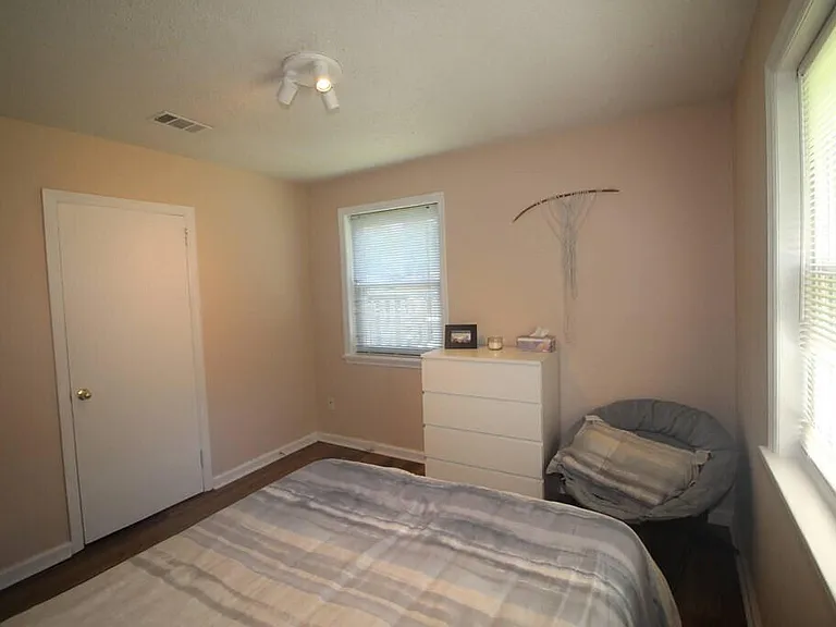 818 Ona Dr — Photo 16