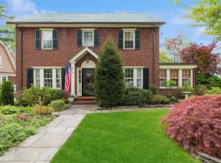 10 Litchfield Rd, Port Washington, NY 11050