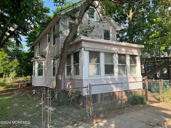 23 Manchester Avenue, Keyport, NJ 07735