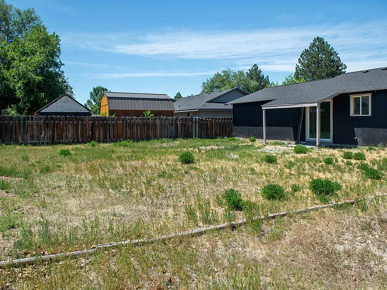2328 SW Glacier Ave — Photo 4