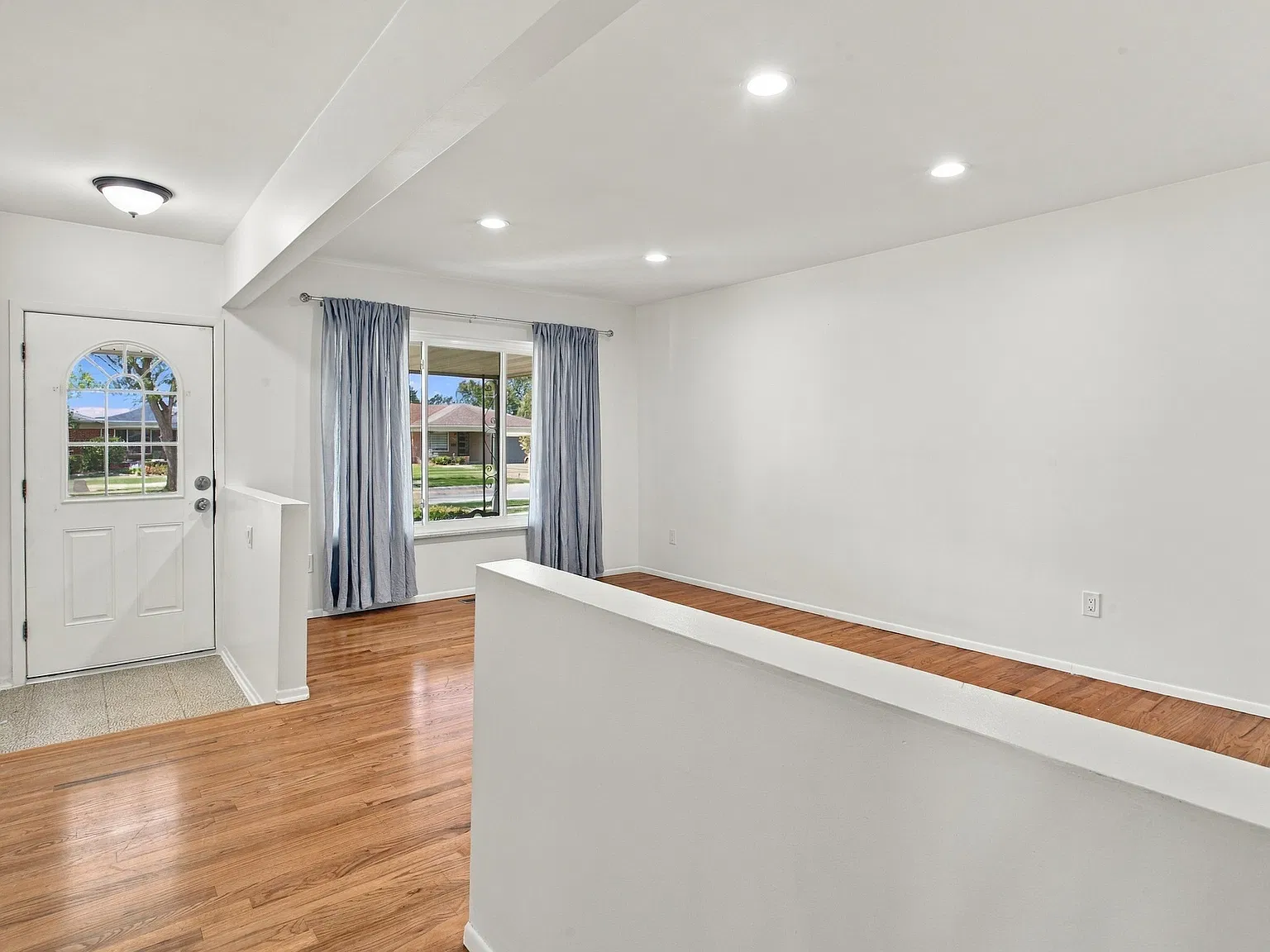 3 bed, 1.5 bath, 1464 sqft, $2,100 — Photo 3