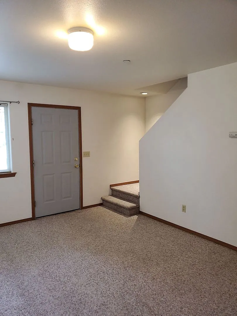 1830 W Crouse St — Photo 2