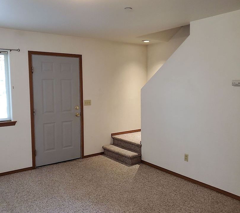 2nd image of 1830 W Crouse St #183002